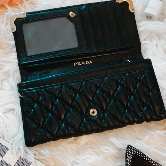 *sold* RARE VINTAGE PRADA Puffy Stitch Clutch - Picture 4 of 11